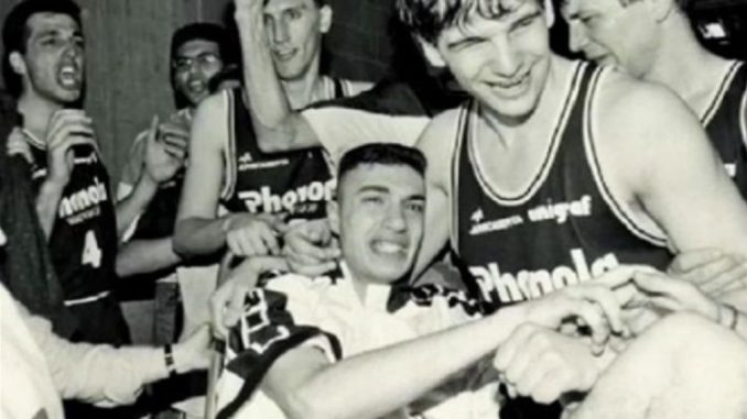 Vincenzo Esposito e Nando Gentile in Gara-5 della finale scudetto vinta da Caserta a Milano nel 1991